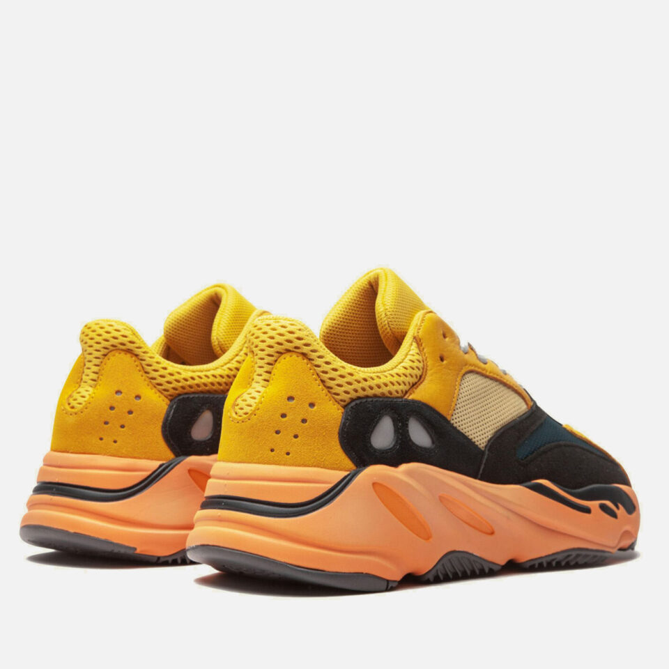 Yeezy Boost 700 "Sun" 3 Yeezy Boost 700 "Sun" — изображение 3