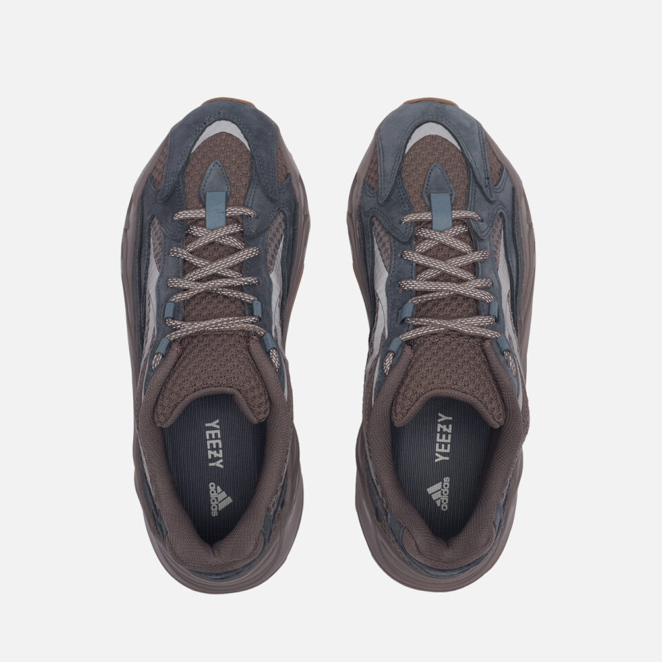 Yeezy Boost 700 V2 "Mauve" 3 Yeezy Boost 700 V2 "Mauve" — изображение 3