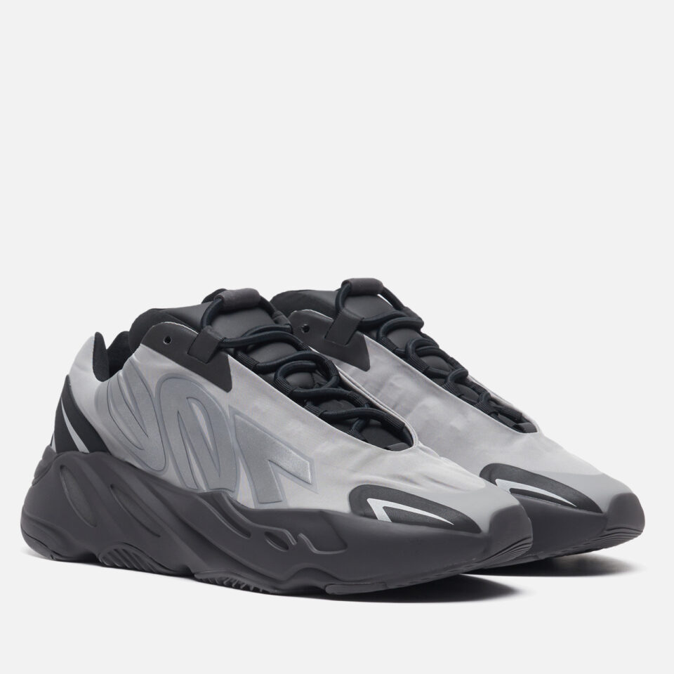 Yeezy Boost 700 MNVN "Metallic" — изображение 2