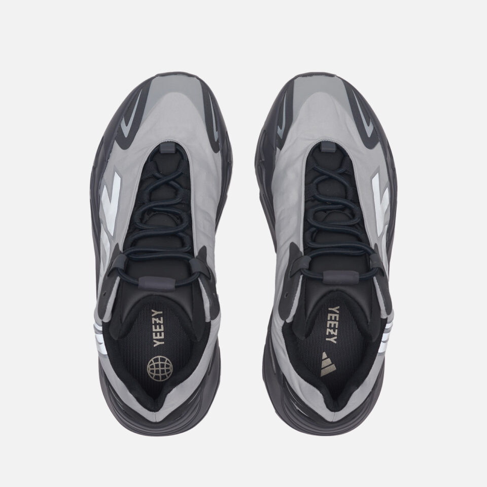 Yeezy Boost 700 MNVN "Metallic" — изображение 3