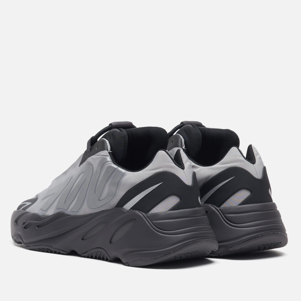 Yeezy Boost 700 MNVN "Metallic" — изображение 4