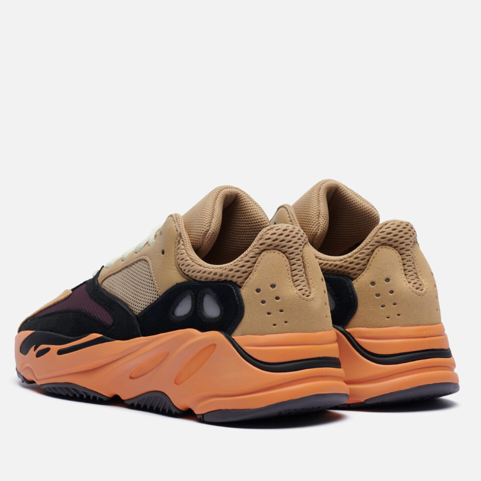 Yeezy Boost 700 "Enflame Amber" 4 Yeezy Boost 700 "Enflame Amber" — изображение 4