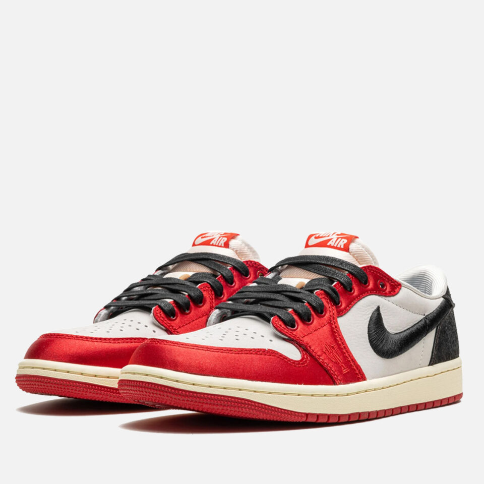 Trophy Room X Air Jordan 1 Retro Low OG SP Rookie Card - Away 3 Trophy Room X Air Jordan 1 Retro Low OG SP Rookie Card - Away — изображение 3
